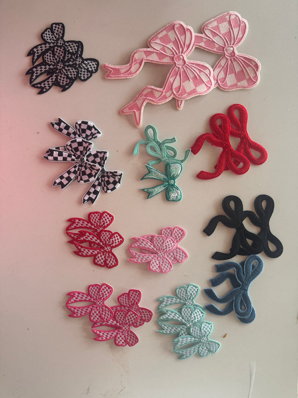 400+ Iron-On Patch Reseller Lot + 30 Purse Chains | Wholesale Bulk Craft Bundle