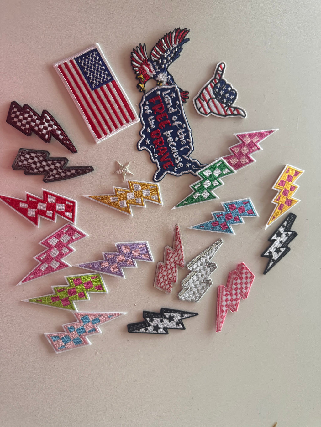 400+ Iron-On Patch Reseller Lot + 30 Purse Chains | Wholesale Bulk Craft Bundle