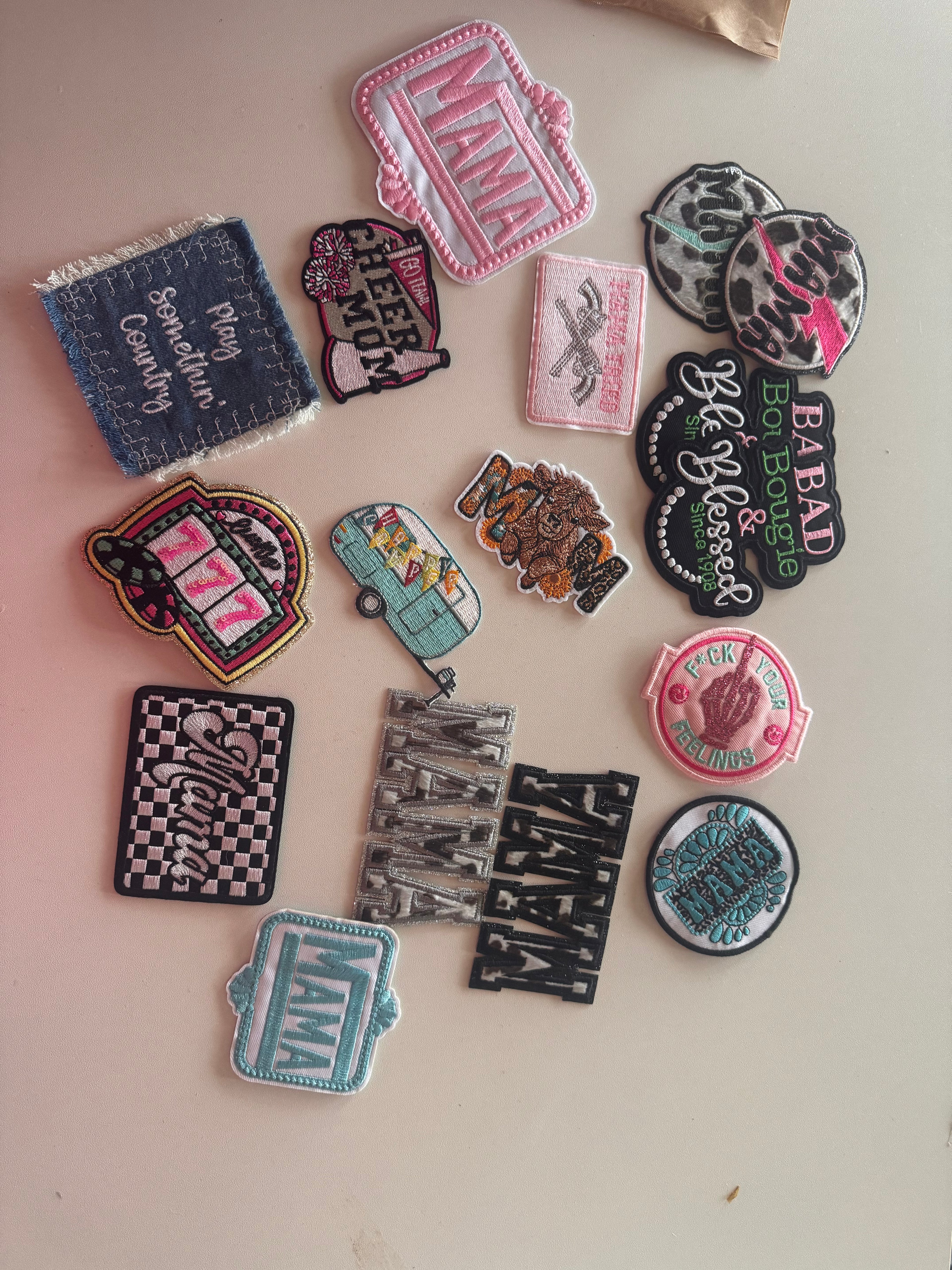 400+ Iron-On Patch Reseller Lot + 30 Purse Chains | Wholesale Bulk Craft Bundle